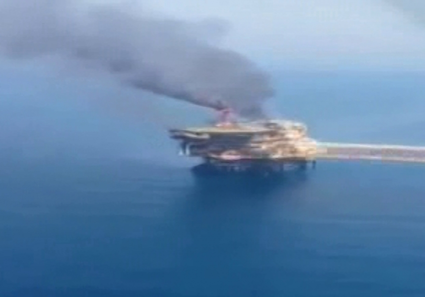 İran’a ait petrol çıkartma tesisinde yangın