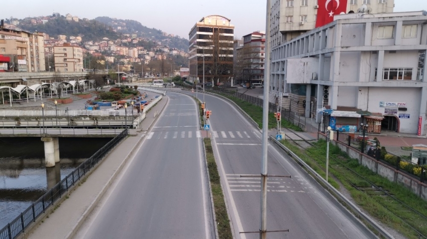 Zonguldaklılar yasağa uydu, sokaklar boş kaldı