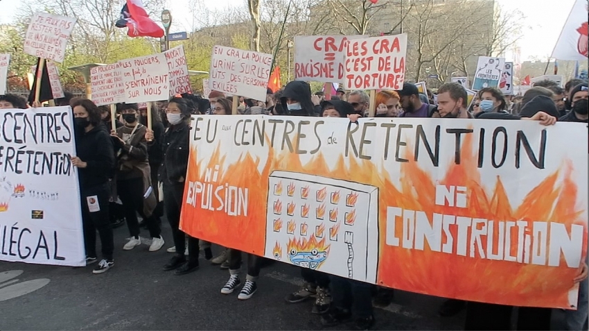 Paris’te ırkçılık karşıtı protesto düzenlendi