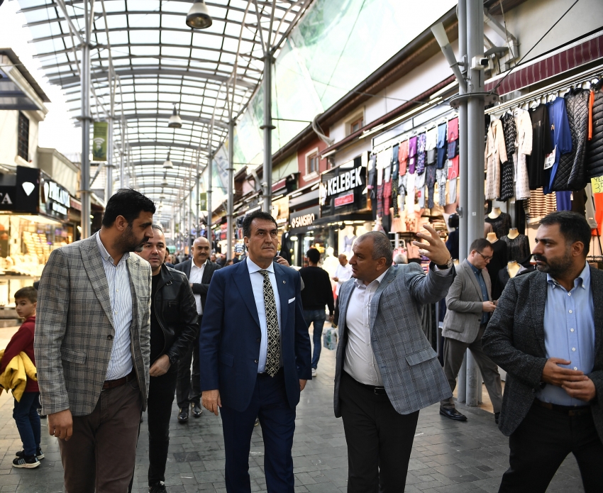 Bursa'da Uzun Çarşı esnafının en büyük sıkıntısı giderildi