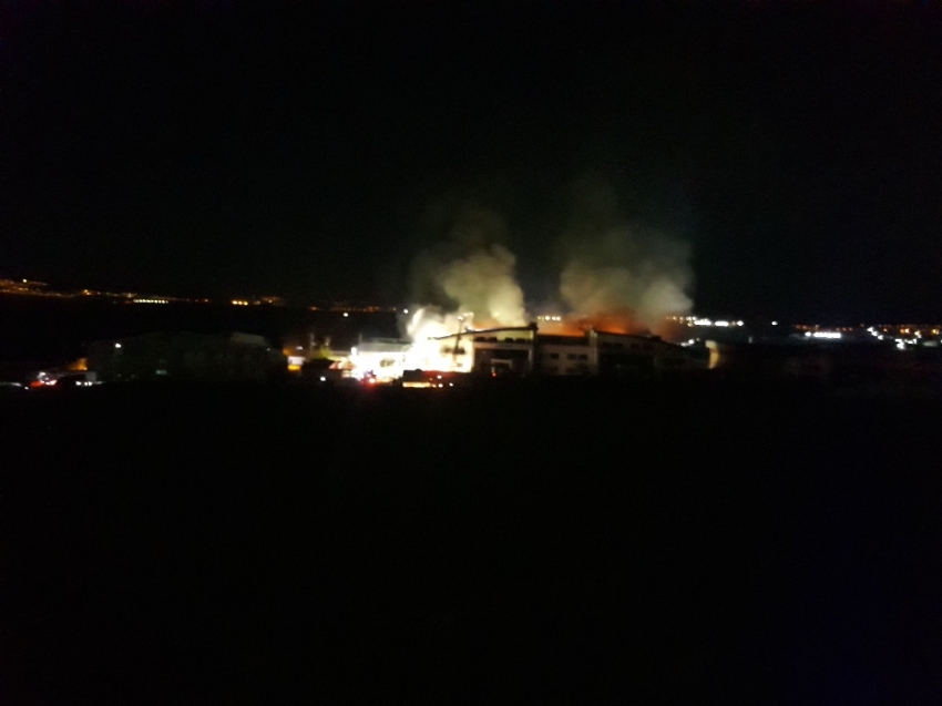 Avnavutköy’deki fabrika yangını kontrol altına alındı