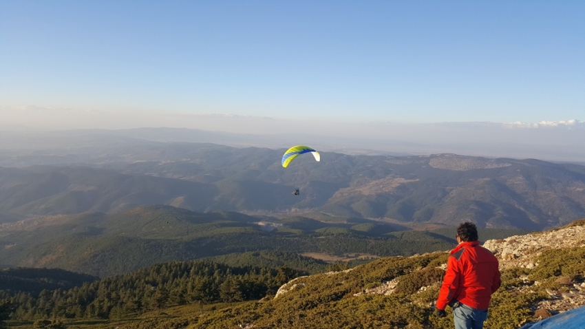 Murat Dağı’nda yamaç paraşütü keyfi