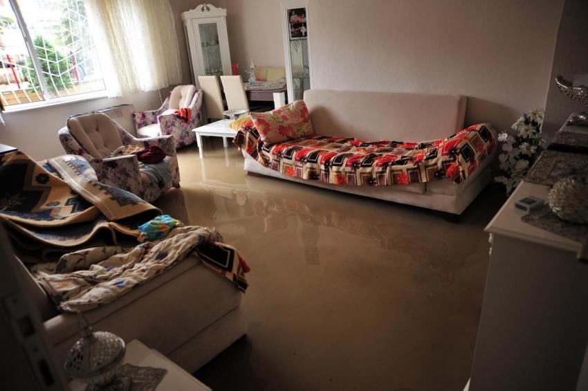 Bursa'da evler sular altında kaldı