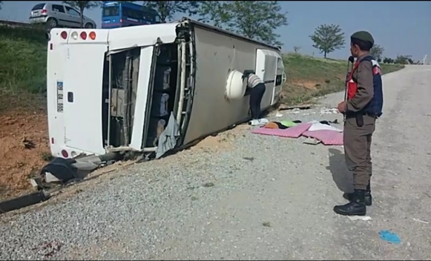 Konya’da otobüs devrildi: 20 yaralı