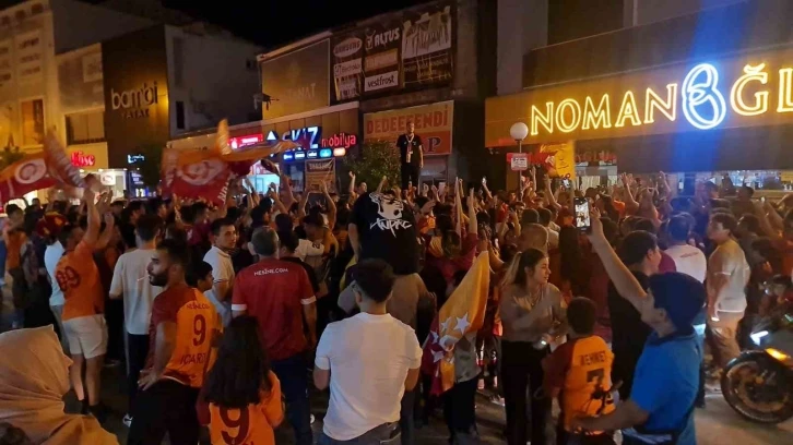 Adana’da şampiyonluk kutlamalarında arbede
