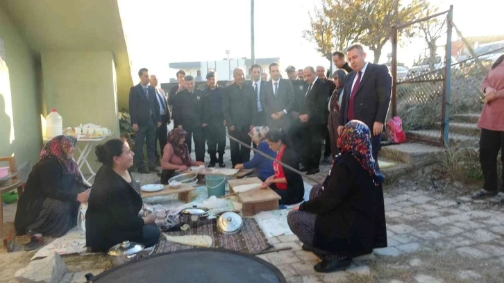 Kadınlar Vali Elban’ı dualarla karşıladı