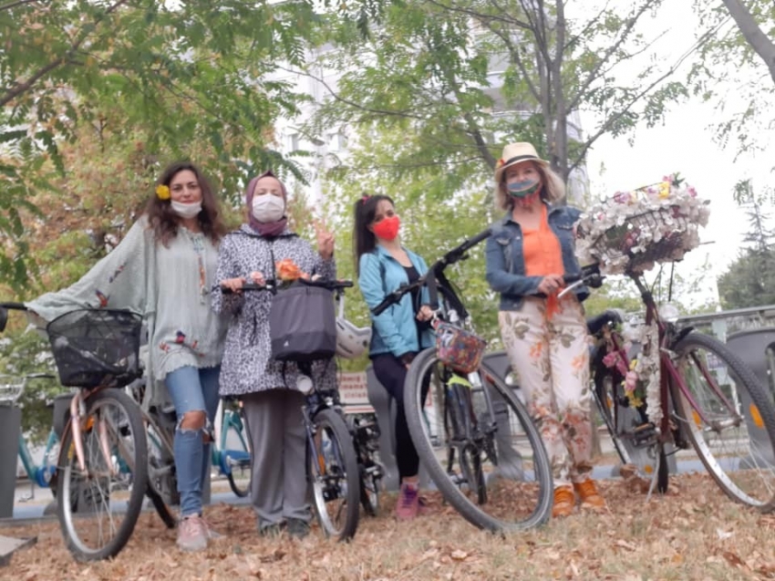 Bursa’da ’Süslü Kadınlar’ bisiklet turu