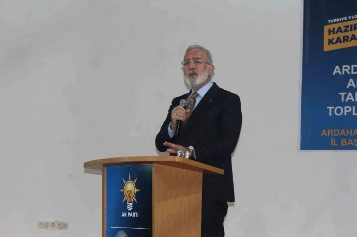 Ak Parti Ardahan’da Belediye başkan adaylarını tanıttı
