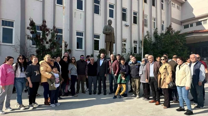 AK Parti Marmaris Belediye Başkan Adayı Yazıcı, velilerin okul sorununu çözüme kavuşturdu
