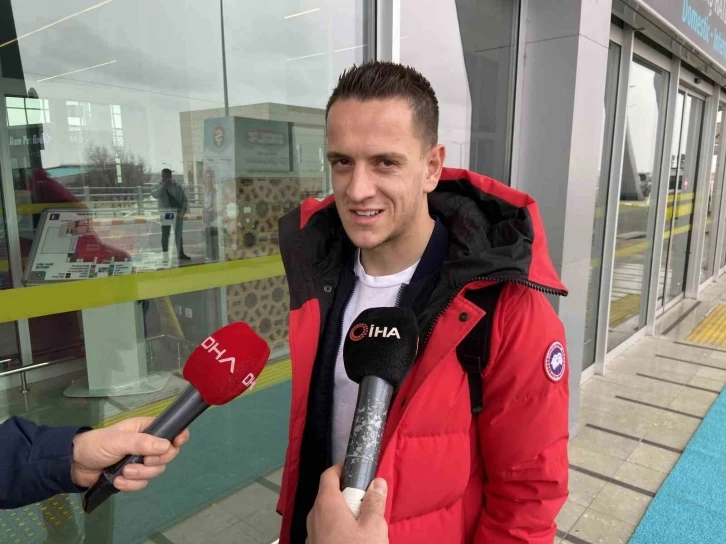 Amir Hadziahmetovic, Beşiktaş için yola çıktı
