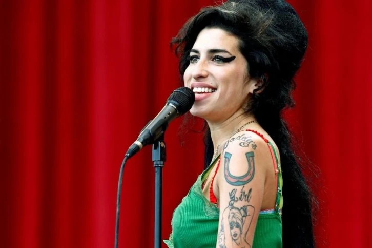 Amy Winehouse'un kıyafetleri satışa çıkarıldı 