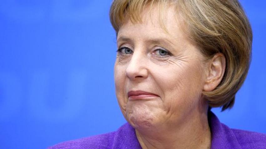 Merkel: Yunanistan için kapılar açıktı açık kalacak