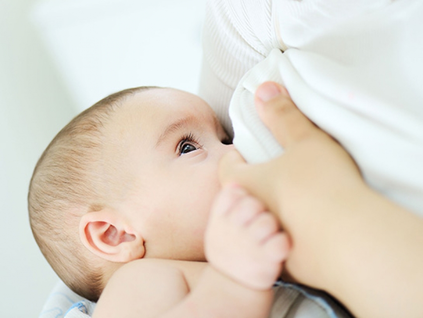 Anne sütü almayan çocuklarda kabızlık riski artıyor