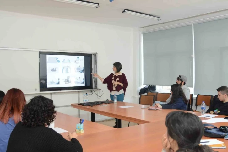 Anadolu Üniversitesi Güzel Sanatlar Eğitimi Bölümünden ‘Kolografi Baskı Çalıştayı’
