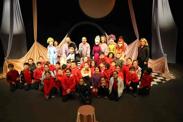 Antalya Şehir Tiyatroları her hafta çocuklarla buluşuyor
