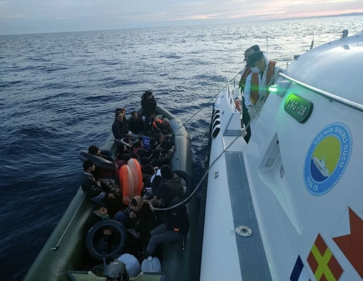Ayvacık açıklarında 30 kaçak göçmen kurtarıldı
