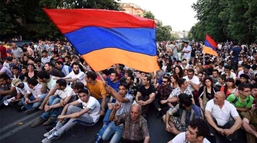 Ermenistan erkeklerin ülkeden ayrılmalarına kısıtlama getirdi