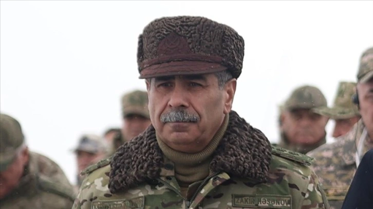Azerbaycan Savunma Bakanı Hasanov: Ermenistan, Azerbaycan’ın barış önerilerine yapıcı yaklaşmalıdır