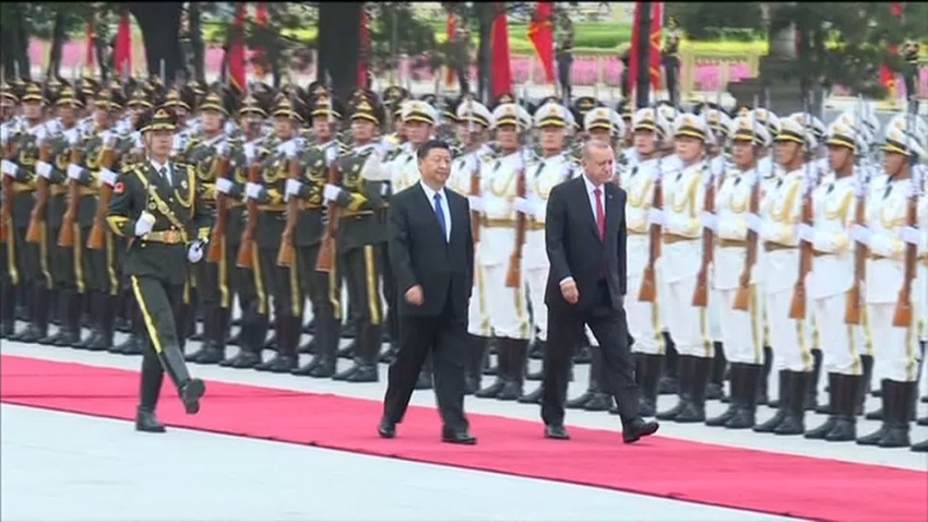 Erdoğan, Çin’de resmi törenle karşılandı