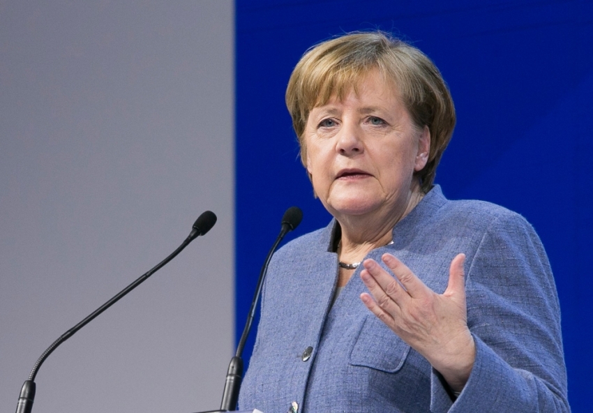Merkel: Avrupa-ABD ilişkileri darbe aldı