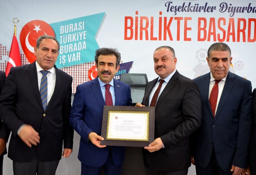 Vali Güzeloğlu’ndan Dicle Elektrik’e teşekkür belgesi