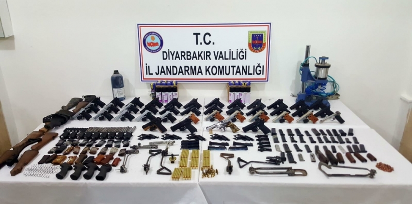 Jandarmadan silah kaçakçılarına darbe: 5 gözaltı