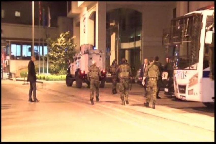 AK Parti İstanbul İl Merkezi binasının arkasına ses bombası atıldı
