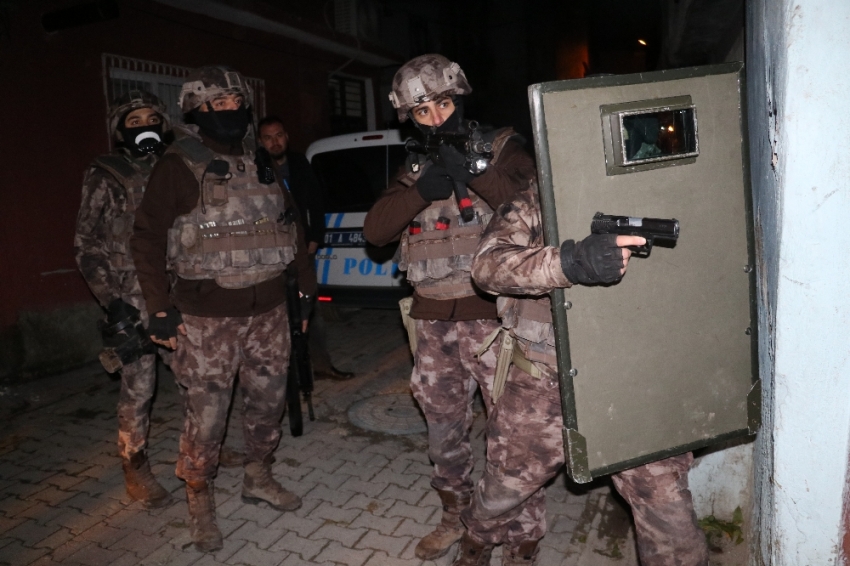 Adana’da DEAŞ operasyonu: 12 gözaltı