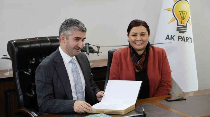 Bakan Yardımcısı Tarıkdaroğlu, AK Parti Kırşehir İl Başkanlığını ziyaret etti
