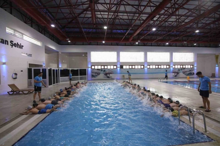 Başkan Altay: Yüzme bilmeyen kalmasın projemizle çocuklarımız yüzme becerilerini geliştiriyor"
