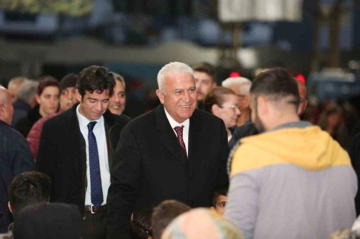 Başkan Atay, iftar sofralarında vatandaşlarla buluşmaya devam ediyor

