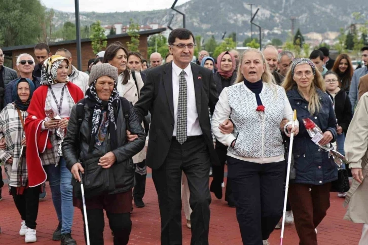 Başkan Eyüp Kahveci, doğa yürüyüşü etkinliğine katıldı
