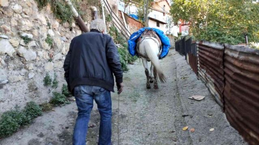 Bursa'nın dar sokaklarında taşımacılık!
