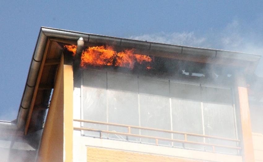 10 katlı binada korkutan yangın