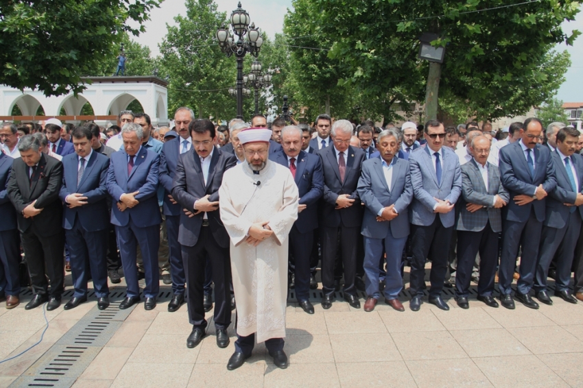 Mursi için Ankara’da gıyabi cenaze namazı kılındı