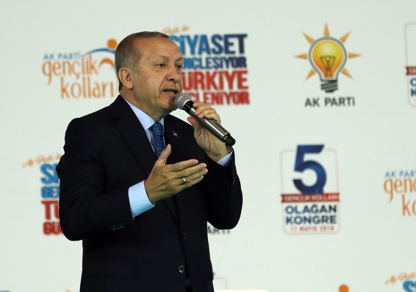 Erdoğan gençlere seslendi: Sorun onlara...