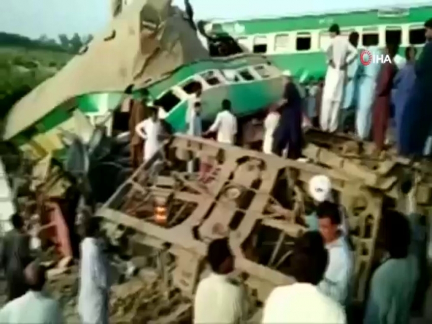 Pakistan’da tren kazası: En az 11 ölü