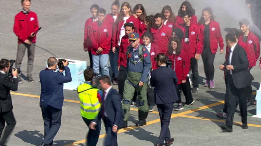 Erdoğan TEKNOFEST’e pilot tulumuyla geldi