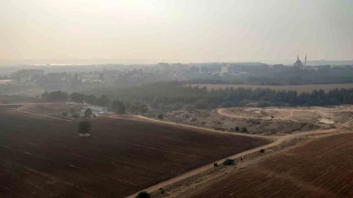 Bilinçsiz çiftçinin yaktığı anız, Adana’yı boğuyor
