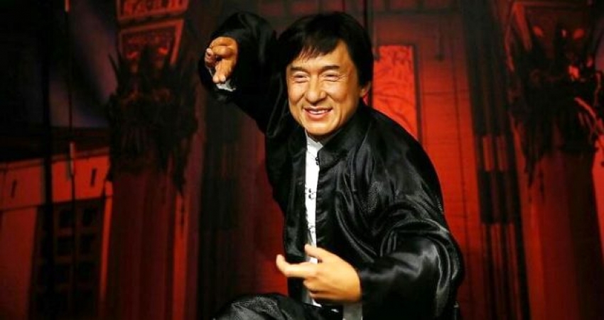 Jackie Chan koronavirüsten karantinaya alındı