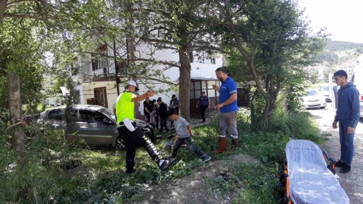 Bolu’da kontrolden çıkan otomobil bahçeye daldı: 1 yaralı
