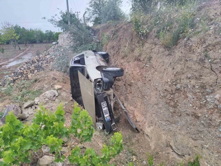 Burdur’da önüne köpek çıkınca kontrolden çıkan otomobil şarampole devrildi:1 yaralı
