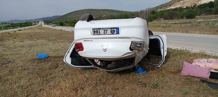 Burdur-Fethiye kara yolunda kontrolden çıkan otomobil takla attı: 1’i çocuk 3 yaralı
