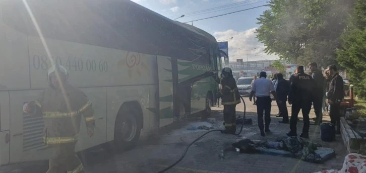 Bursa-Balıkesir istikametindeki yolcu otobüsünde yangın 