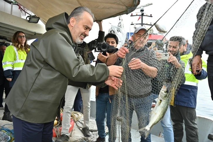 Bursa Büyükşehir Belediyesi'nden balıkçılara destek! 