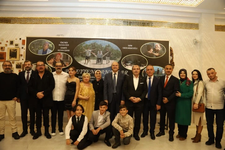 Bursa'da "Poşetten Kanatlar" filminin galası yapıldı
