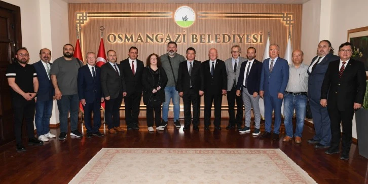 Bursa Gazeteciler Cemiyeti Başkanı Nuri Kolaylı ve BGC Yönetim Kurulu üyeleri, Osmangazi Belediye Başkanı Aydın'ı ziyaret etti