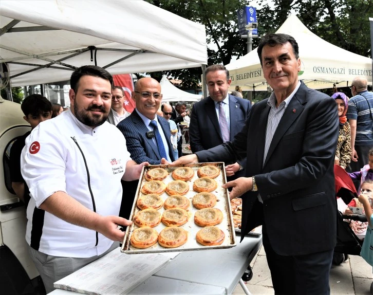 Bursa'nın meşhur lezzetleri Tophane Meydanı'nda tanıtıldı 