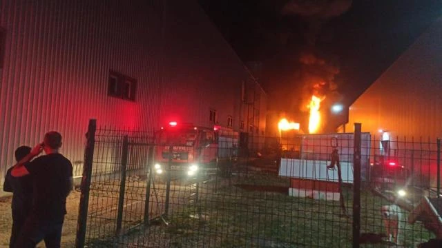 Bursa'da kauçuk fabrikasında yangın