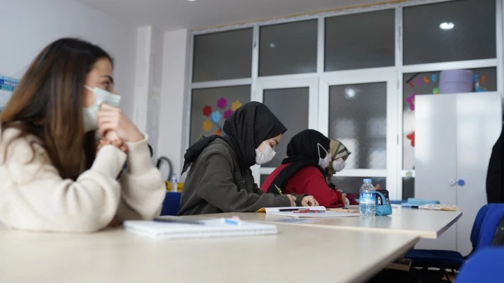 Bursa Yıldırım Belediyesi'nden üniversite adaylarına deneme sınavı 